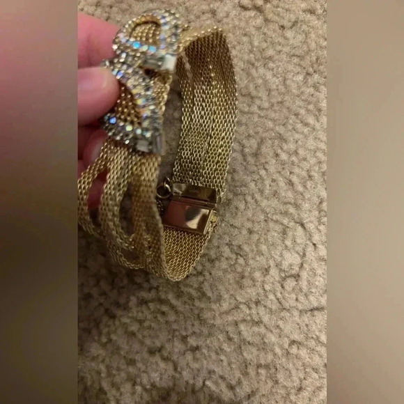 Hobe Mesh Gold Bracelet - Picture 7 of 9